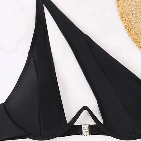 Bikini - Picture 6 of 9